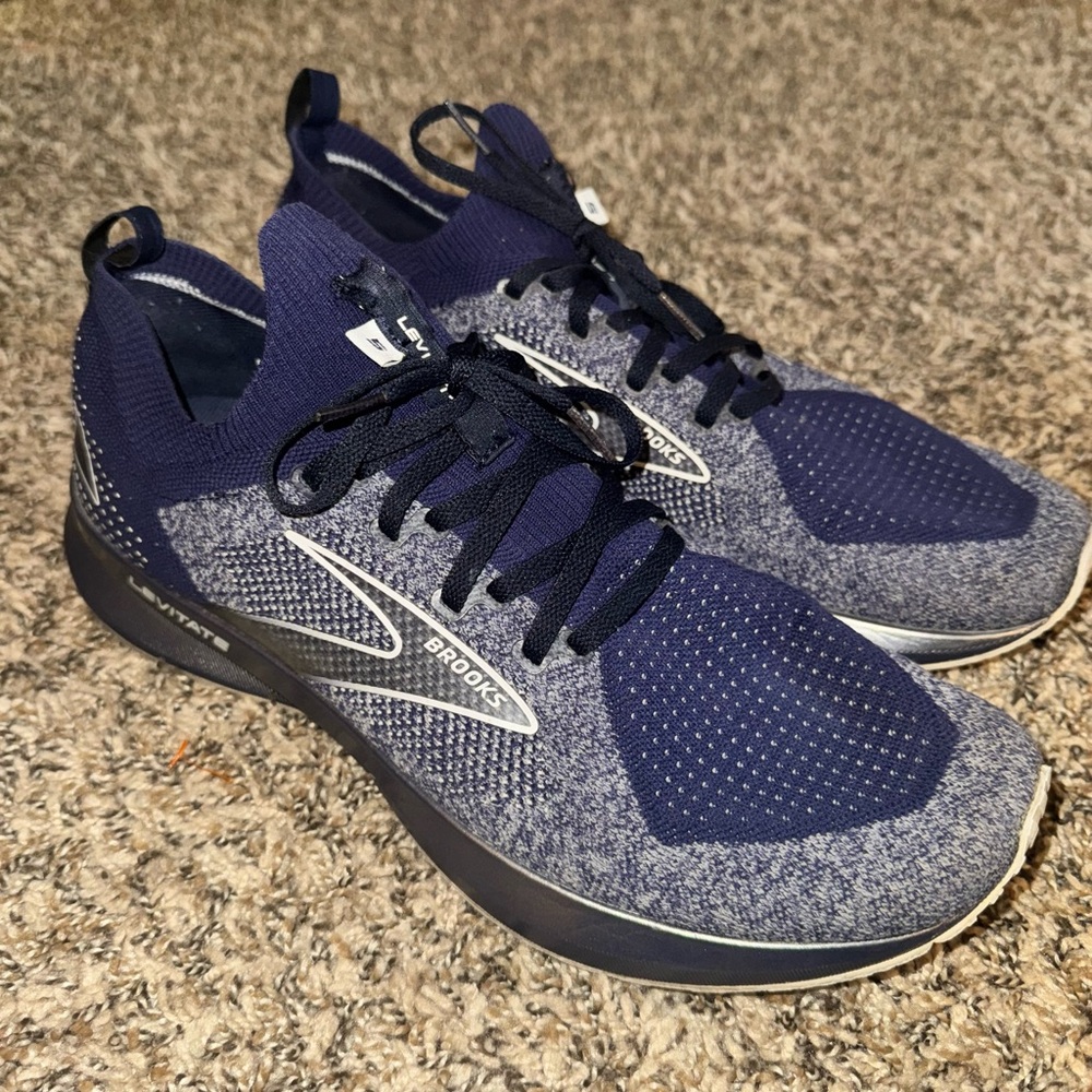 Men’s Brooks Levitate Stealthfit 5 size 12